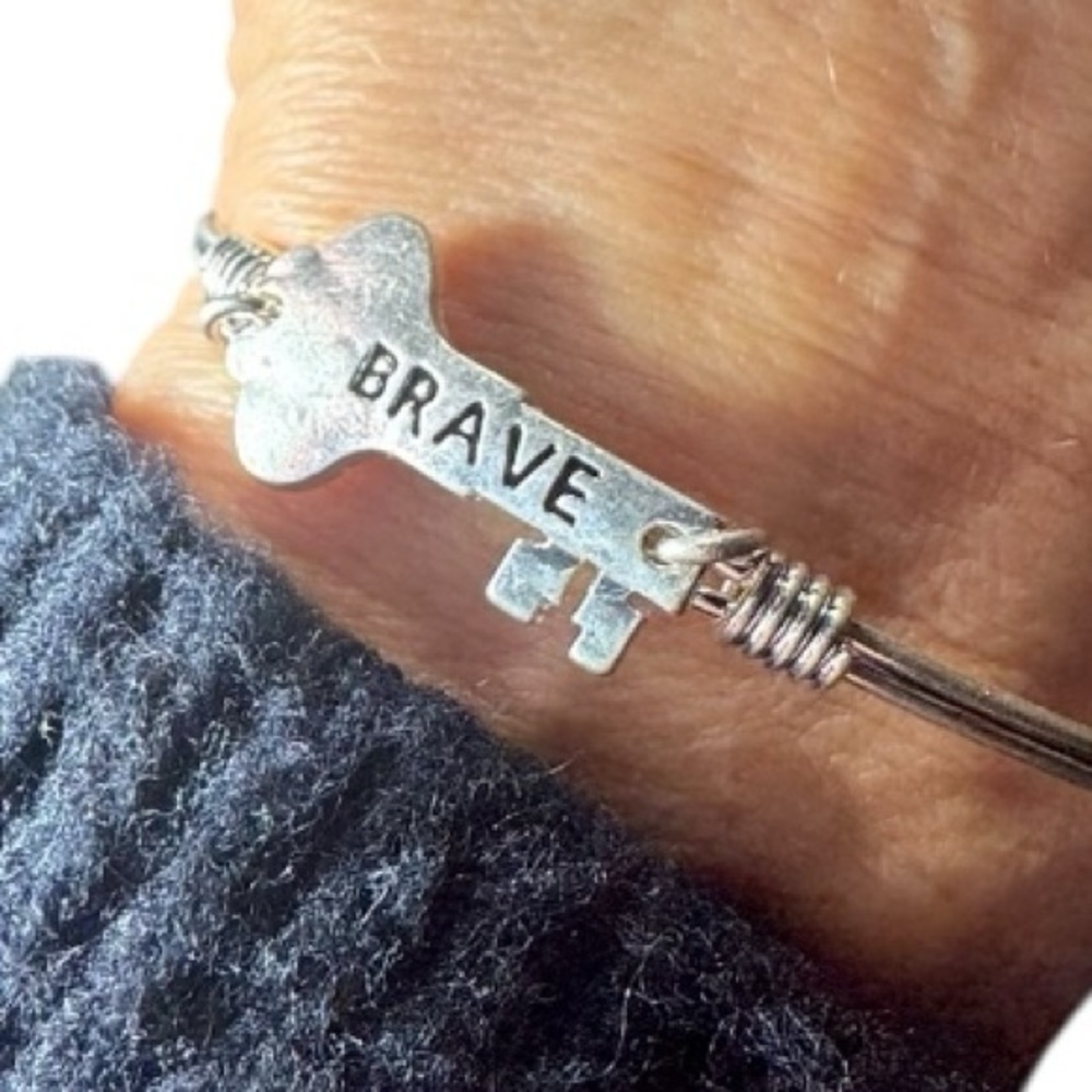 NWT C.L.O.V.E.R. Silver Key Bracelet with 'Brave' Inscription Adjustable